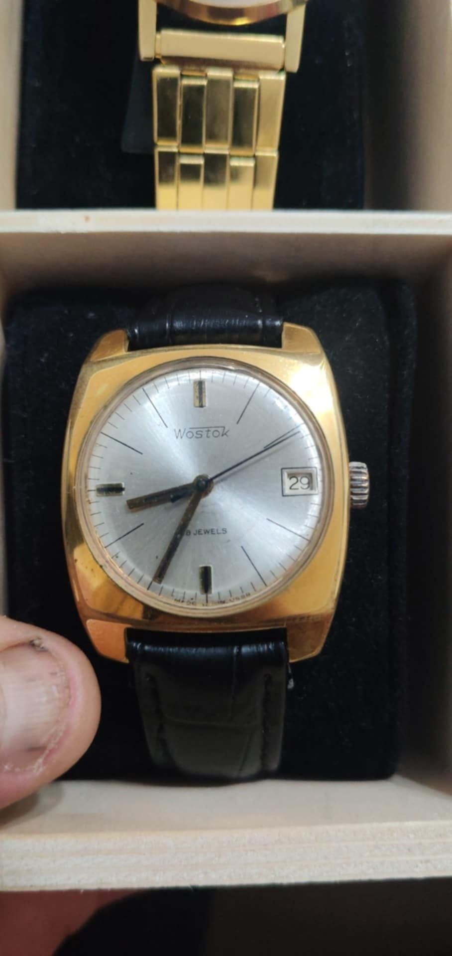 продавам мъжки часовник Wostok 18JEWELS