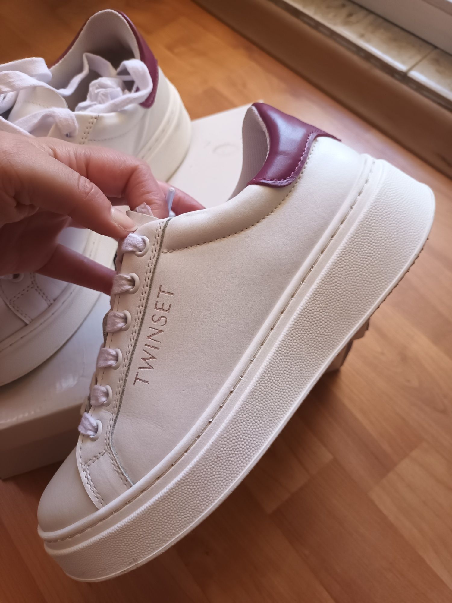 Бели сникърси Twinset