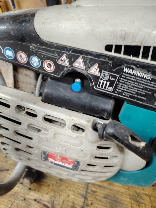 Бензинов фугорез Makita