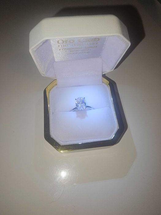 Inel cu diamant certificat