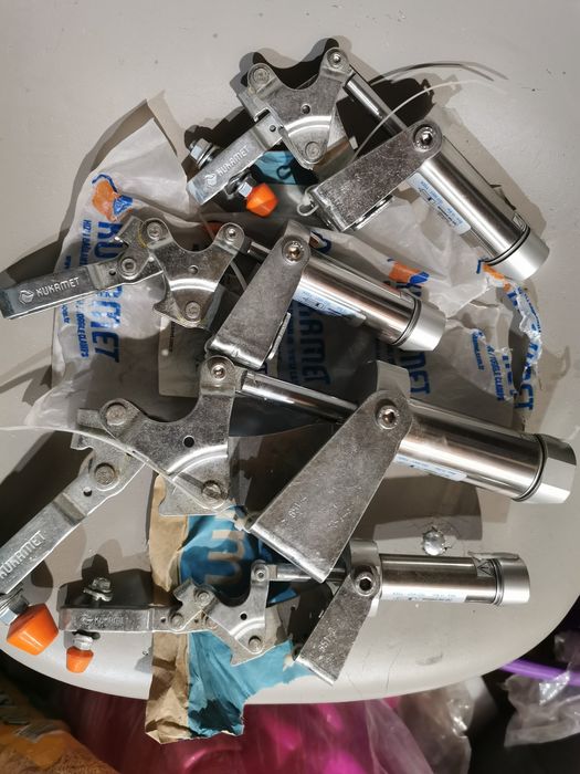 Dispozitive pneumatice de fixare, menghine, cleme