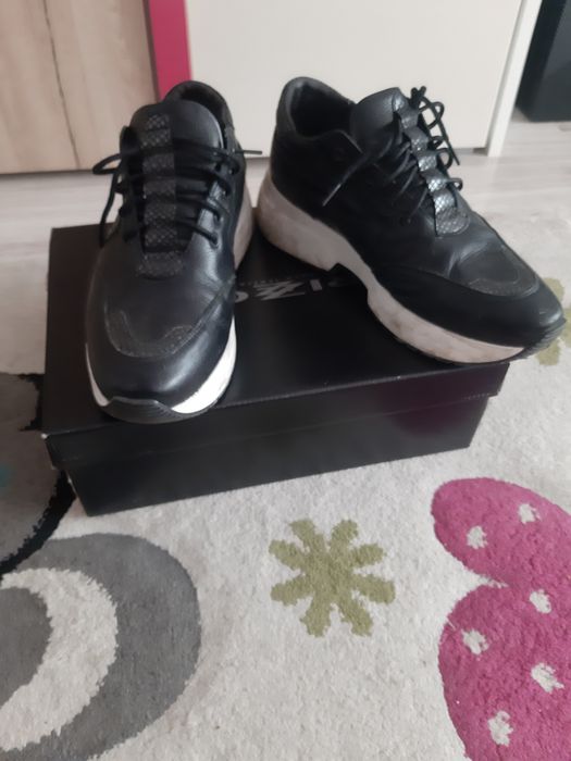 Vand sneakrse dama din piele naturală, mărimea 38