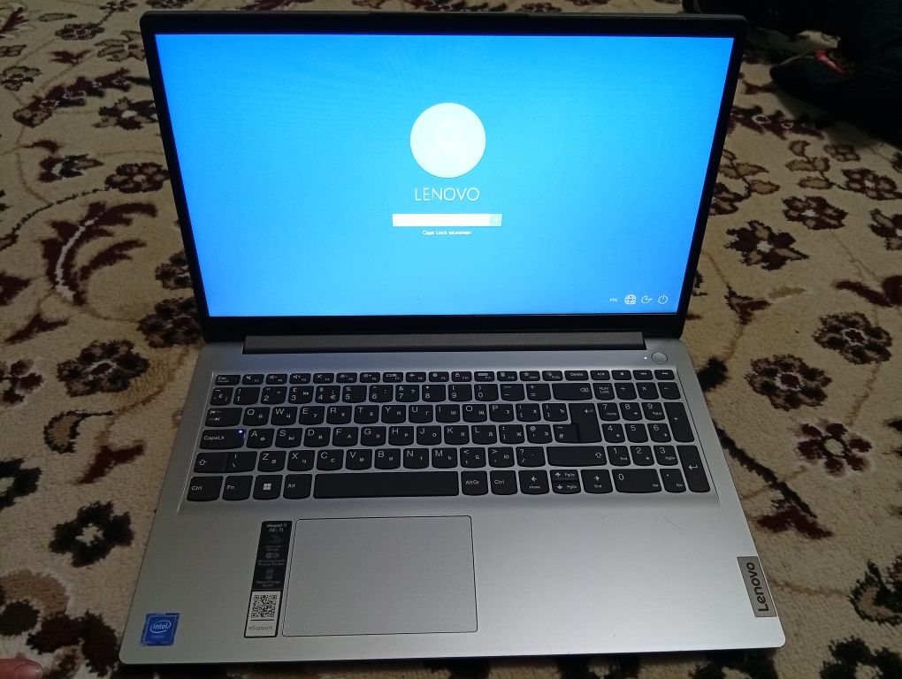 Noutbook lenovo Intel celeron N4020 DDR4 4ГВ,SSD 256 ГВ 15,6 windows