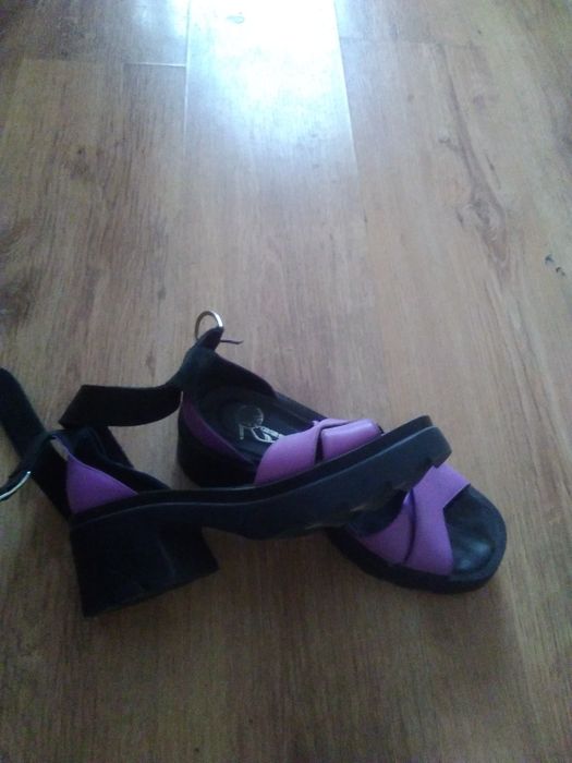 Дамски сандали номер 39