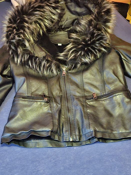 Jacheta de piele de damă