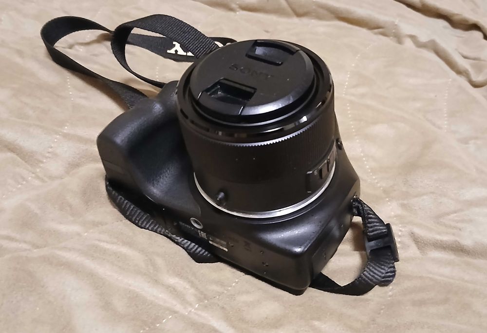 Фотоапарат _ SONY Cyber-shot DSC HX300 _изполозван + чанта +32GB памет
