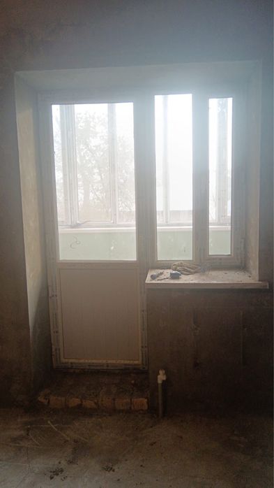 Пластиковый окно и дверь