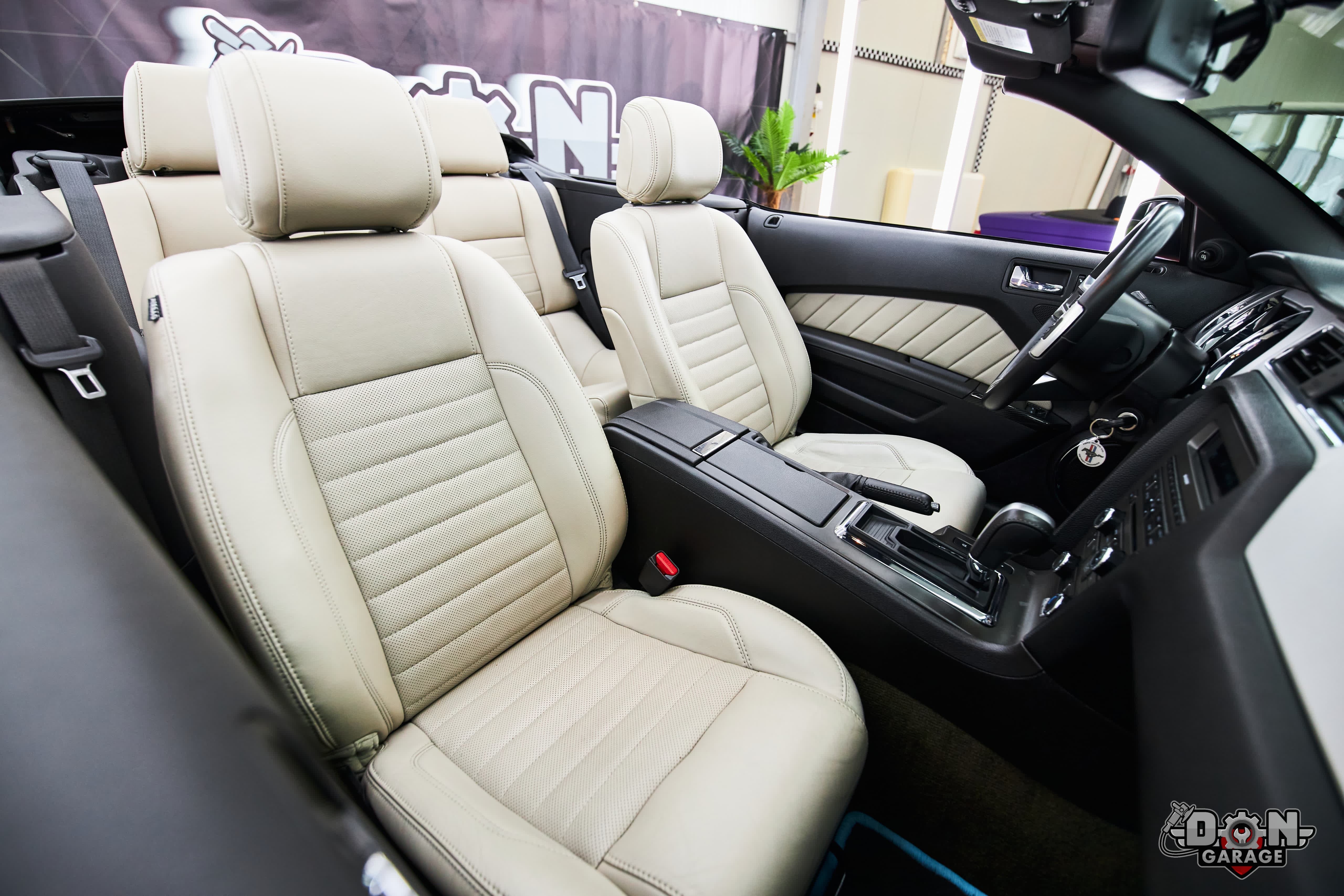 Ford Mustang Cabrio USA | 3.7L V6 Benzină | Automat | 2013 | 98.000 km