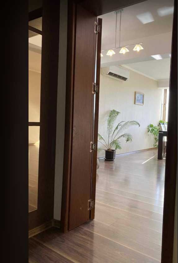Продава се Многостаен апартамент в Варна, Аспарухово - 125 кв.м за 1400 €/кв.м - Снимка #3