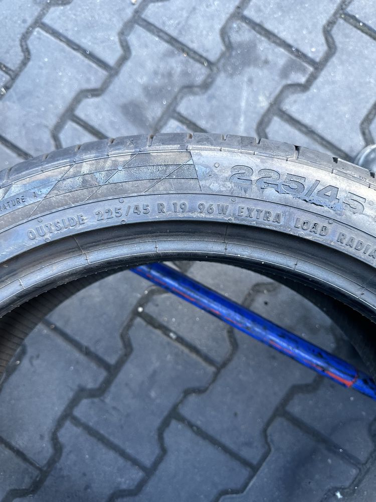 225/45/19 Continental
