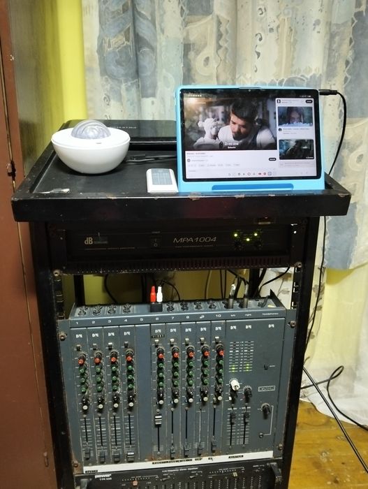 Vând sau schimb telefon