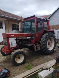 Vând tractor international