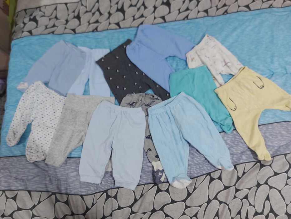 Продавам бебешки дрехи !