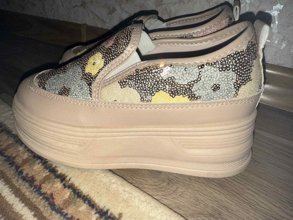 Дамски обувки на платформа 38н