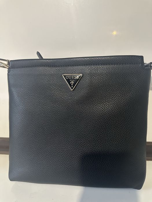 Дамска чанта Guess