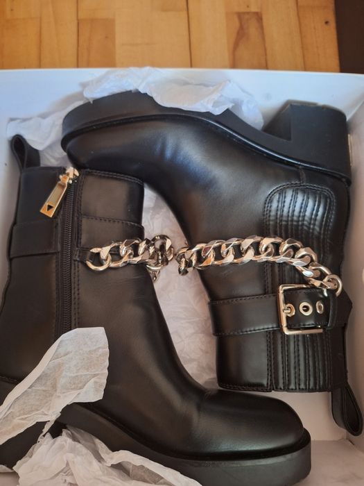 Дамски боти GUESS