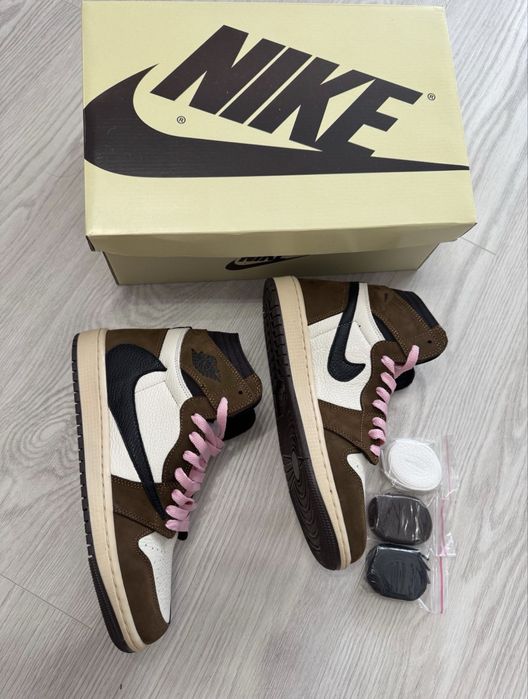 Air Jordan 1 x Travis Scott mocha piele naturala