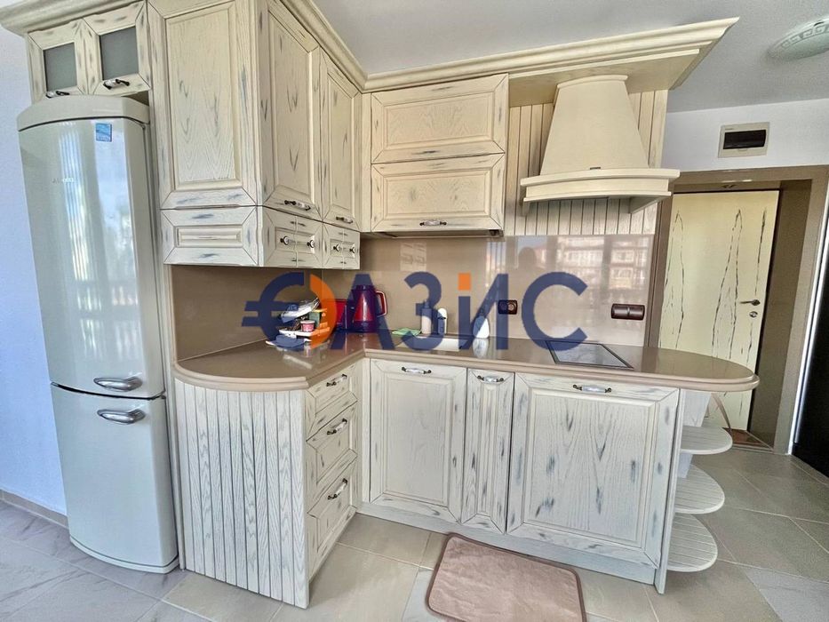 Двустаен апартамент на 2 етаж в комплекс Аврора в Несебър, България -