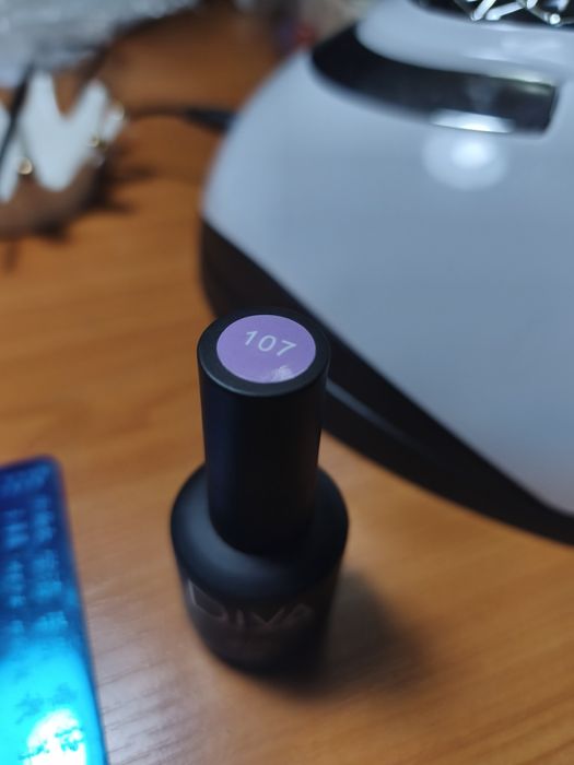 Гель лак новый не пользовалась ниразу