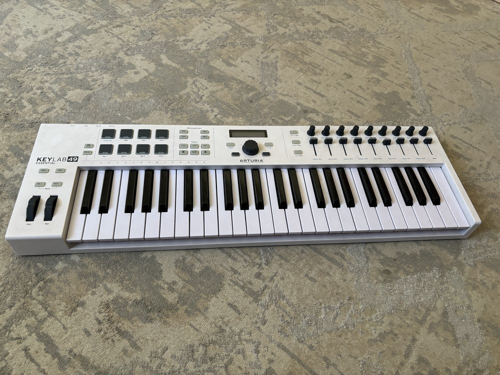 Midi клавиша Arturia KeyLab Essential 49