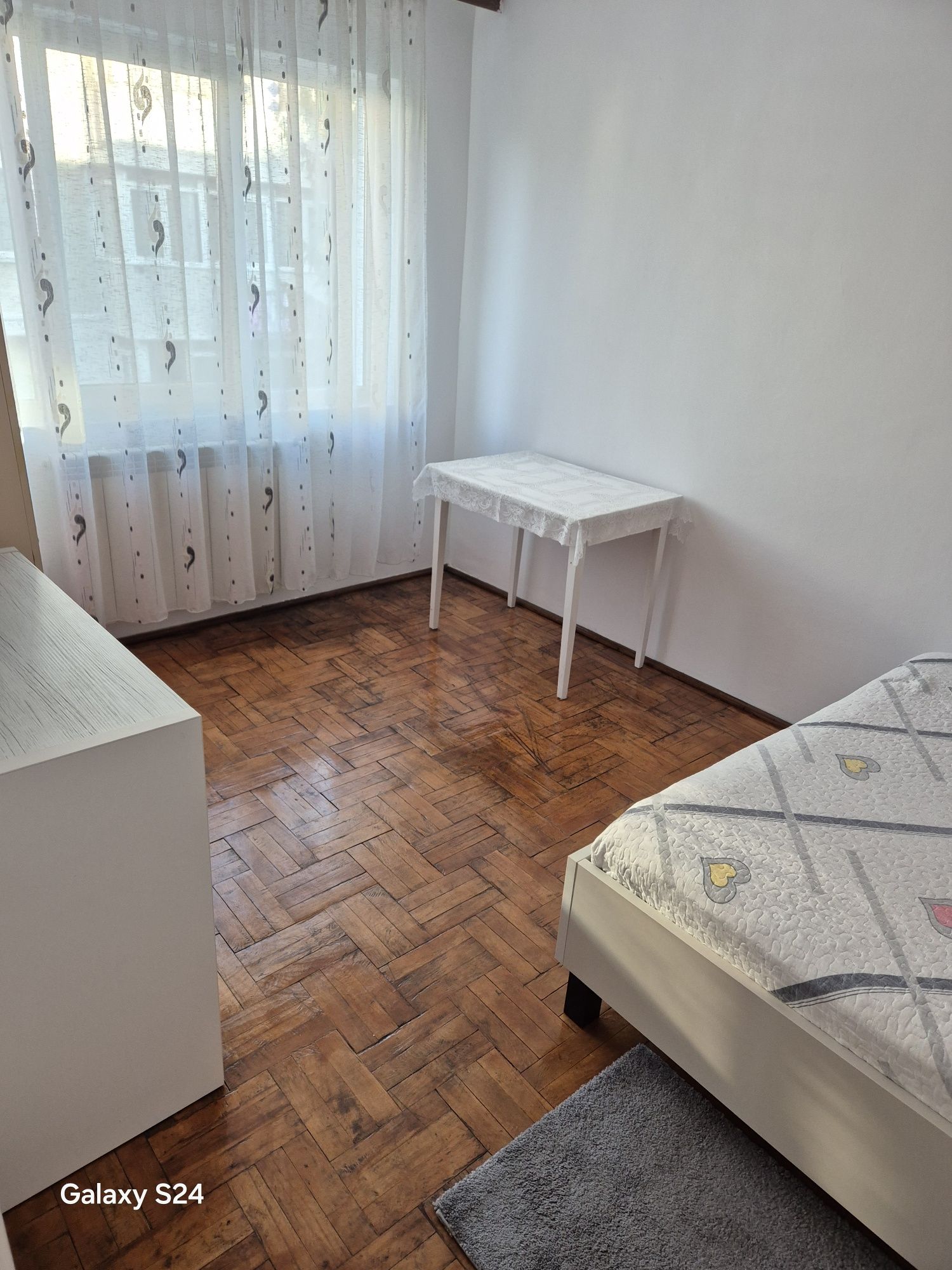 Apartament cu 2 Camere Semidecomandat în Roman Județul Neamț