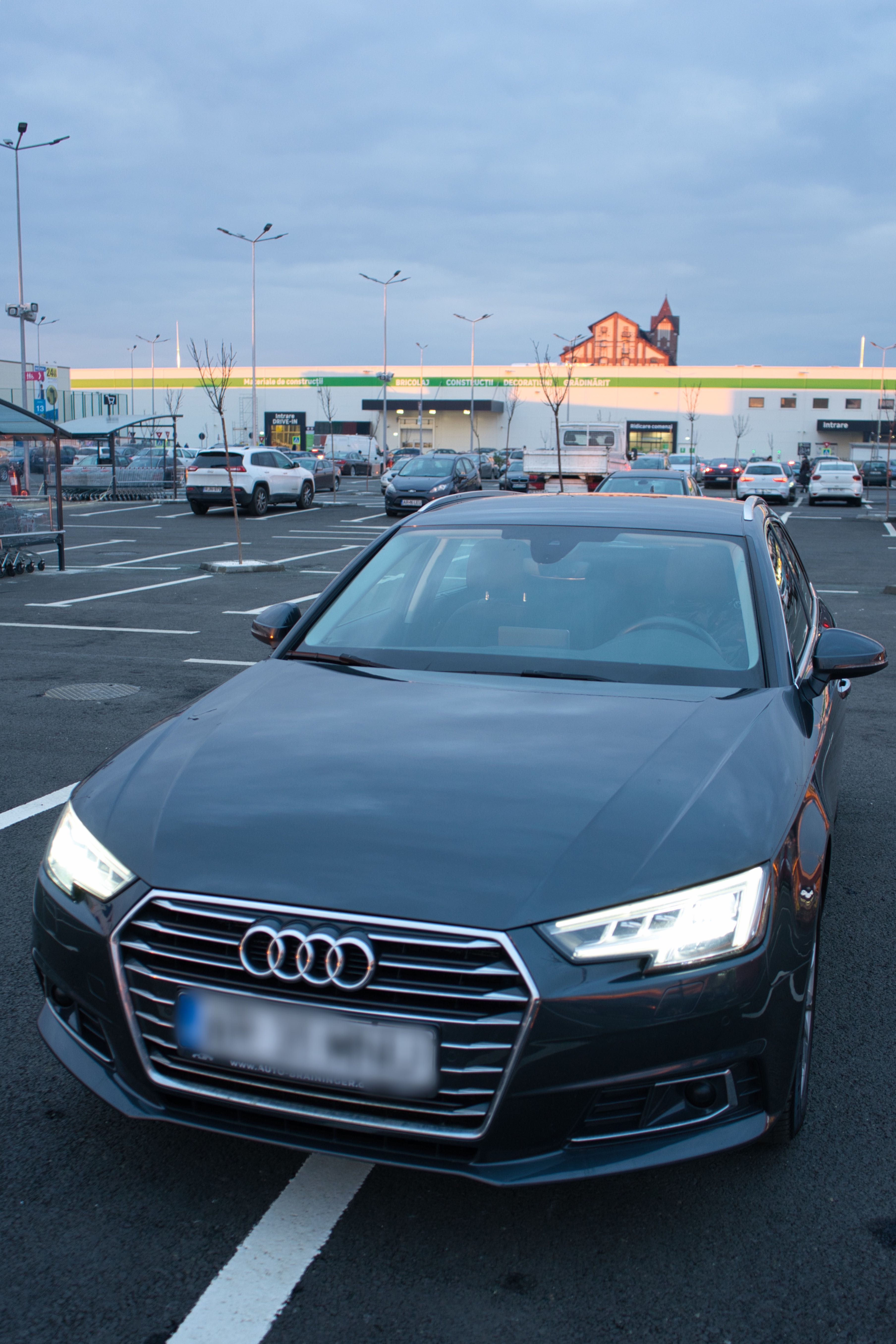 Audi A4 Avant 2.0 TDI - Pachet Extra Design - Echipare de Top