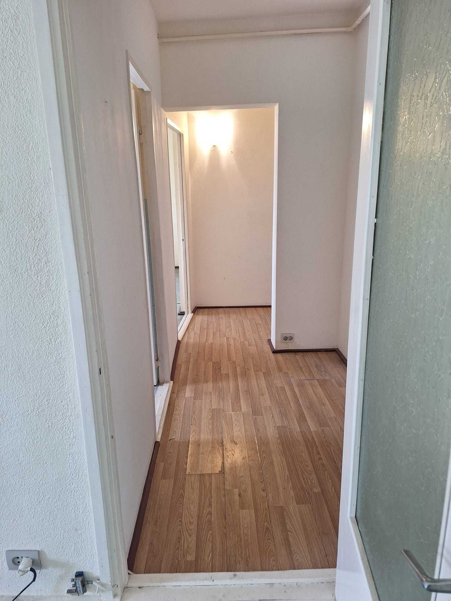 Proprietar apartament 2 camere decomandat Bd. Unirii Sud, etaj 9/10