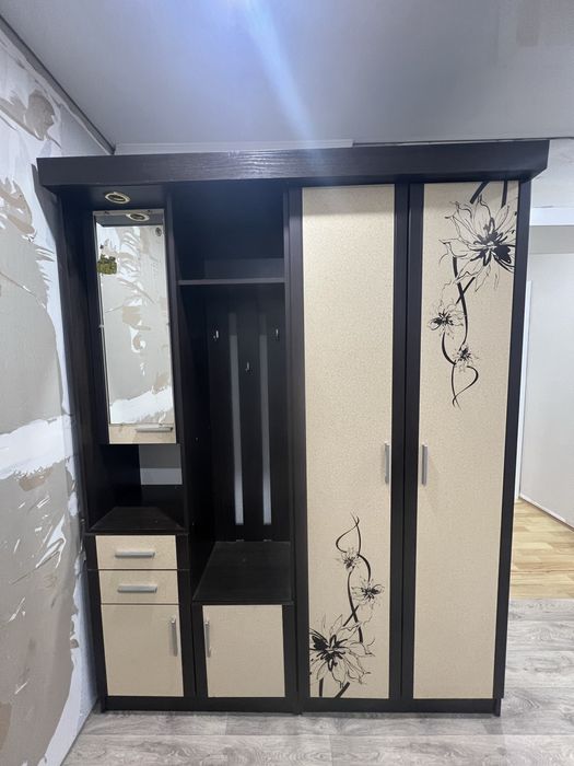 Продаю прихожую, в хорошем состоянии, б/у.