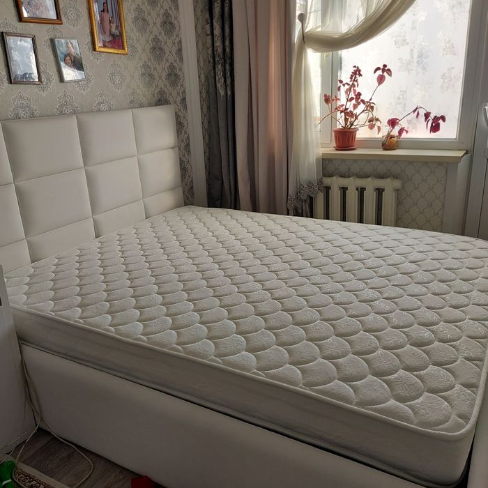 Продаются Кравать двухспальная с подемным механизмом