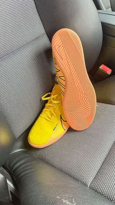 Обувки за зала NIKE Mercurial