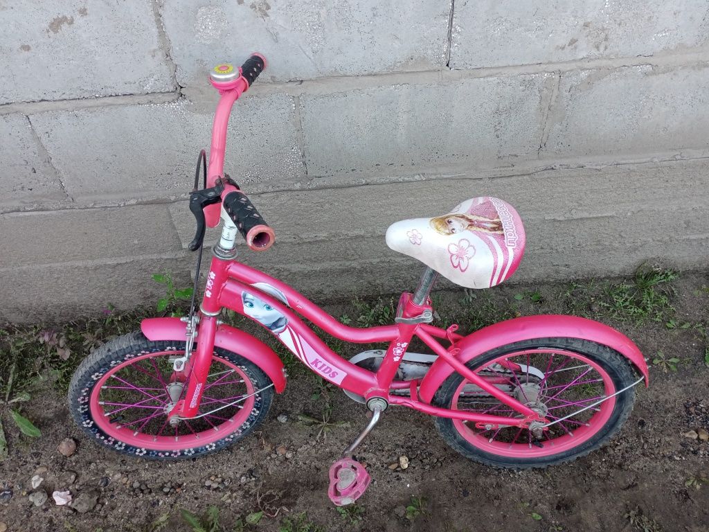 Продам велосипед для девочек от 3 до 10 лет и самокат