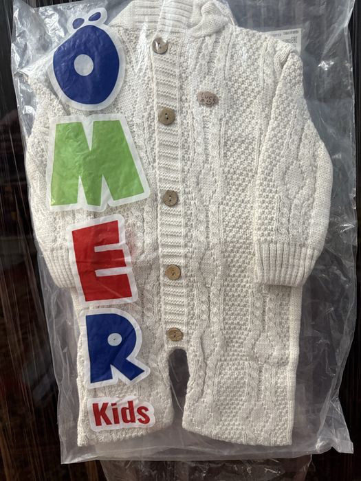 Комбинзончик новый 0-6мес Турция с шапкой