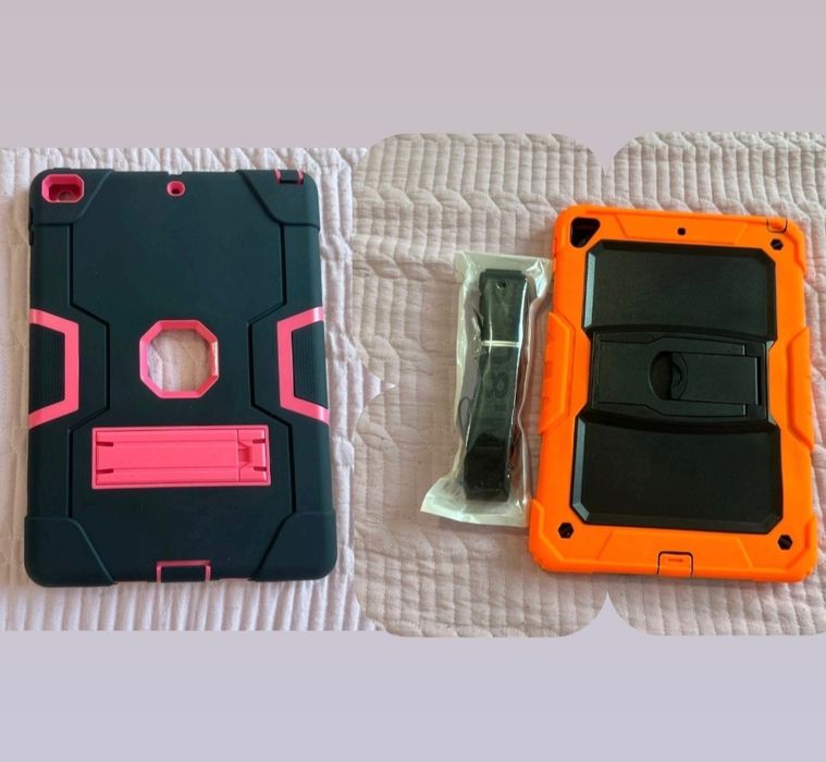 Lot 2 huse protecție iPad 9.7 2017 / 2018