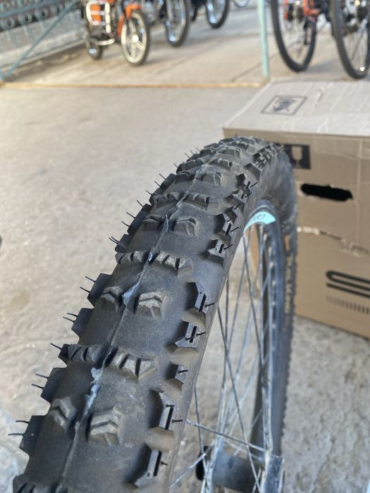 Покрышки велосипеда 27.5