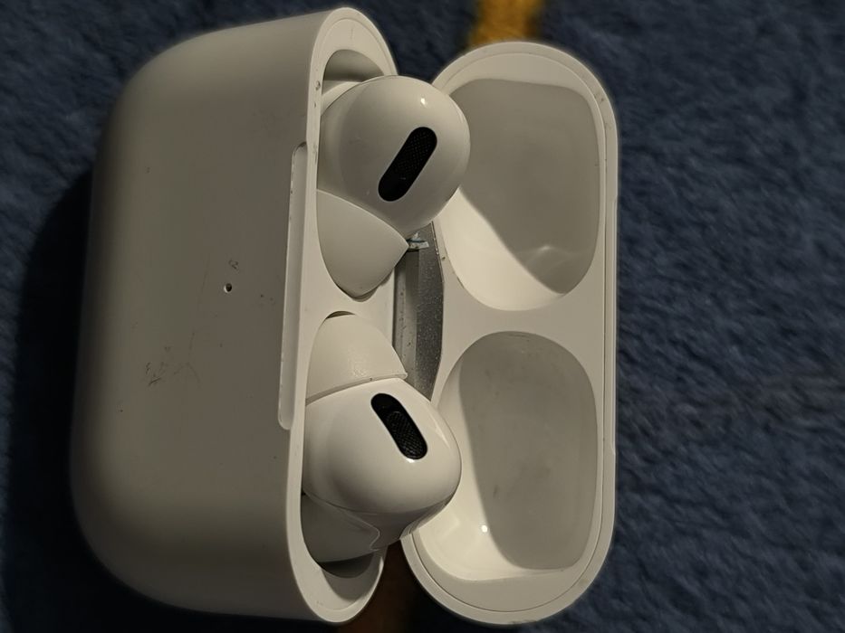Airpods 2 folosite foarte puțin