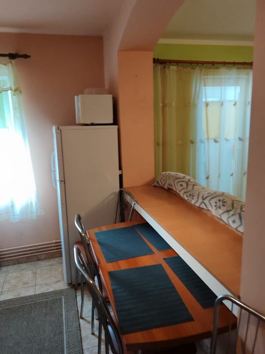 Închiriez apartament 2 camere