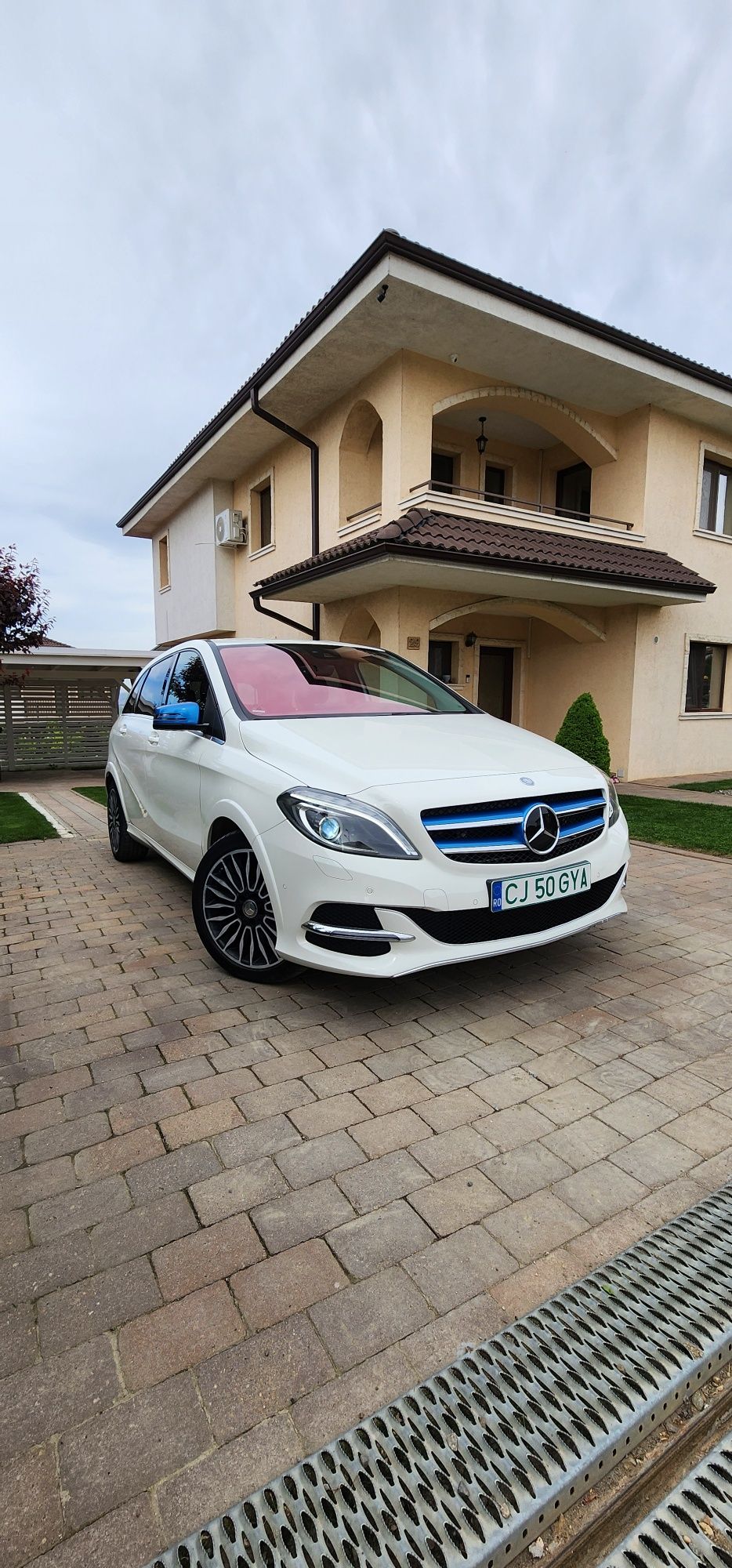 Mercedes B clas electric (zoe id3 tesla kona)