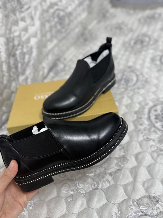 Полусапожка. Почти новый. Не звонить