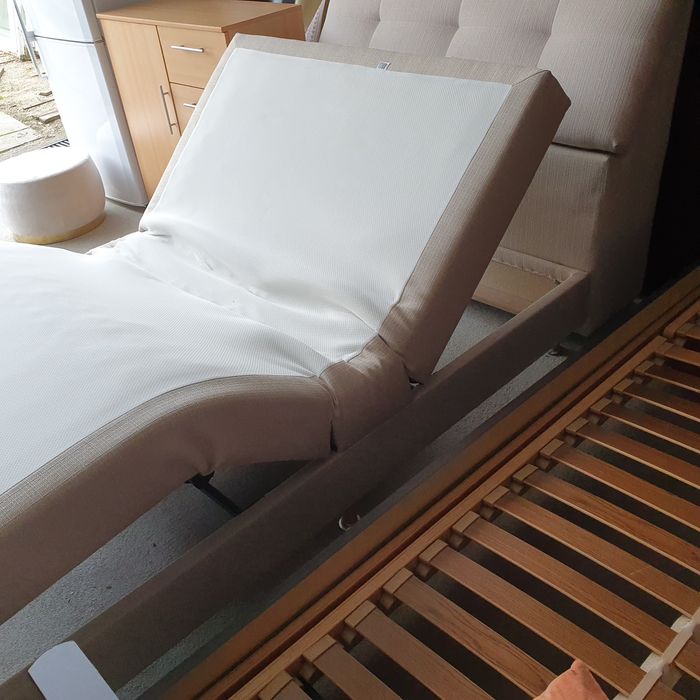 Pat dormitor tapițat 1,20m cu reglaj electric la telecomanda