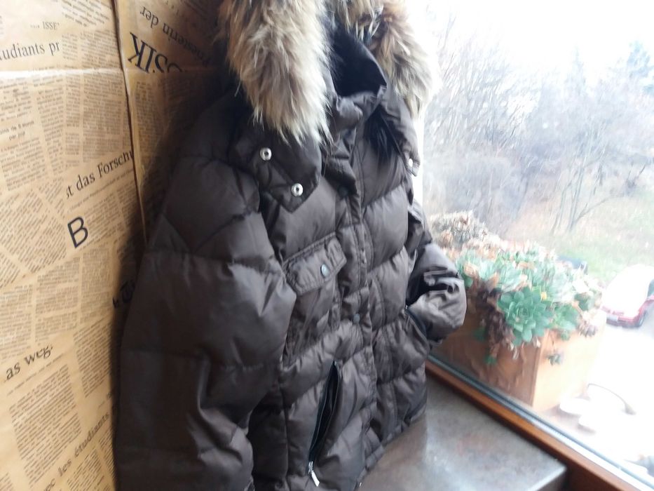 за 10 год.зимно пухено детско яке,шуба,гъши пух Moncler