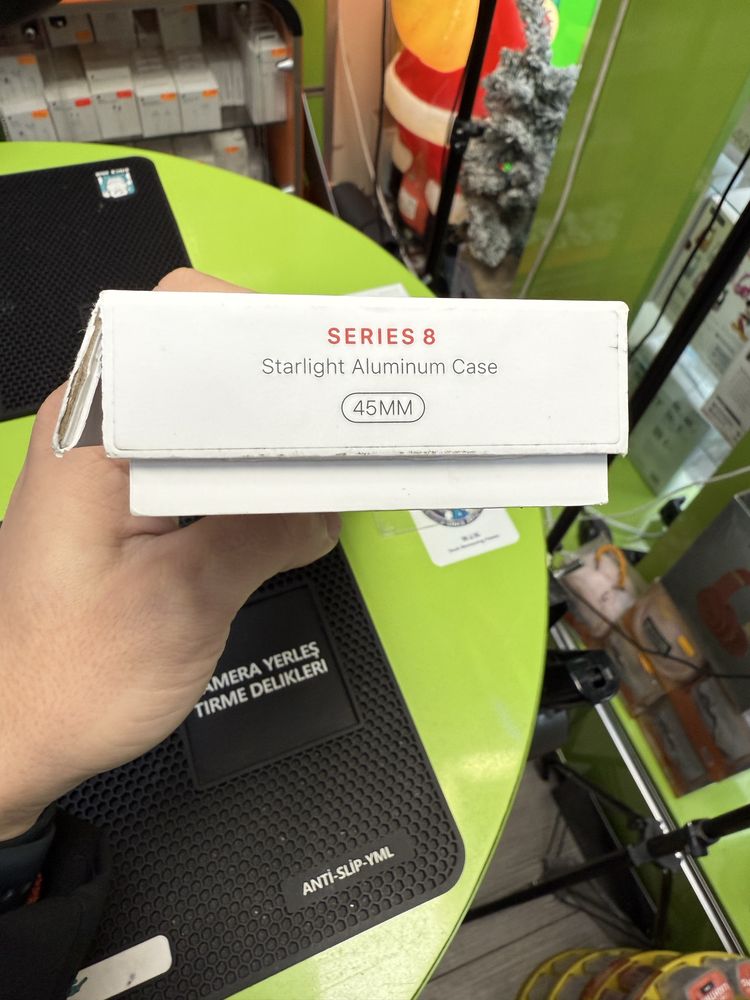 Apple Watch SERIES 8 Starlight Aluminum Case 45mm