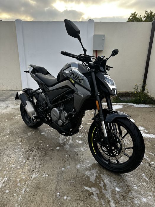 CFMOTO 300NK 2025