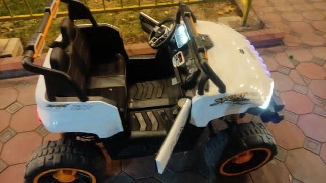 4x4 moshina bolalar maza qilishadi