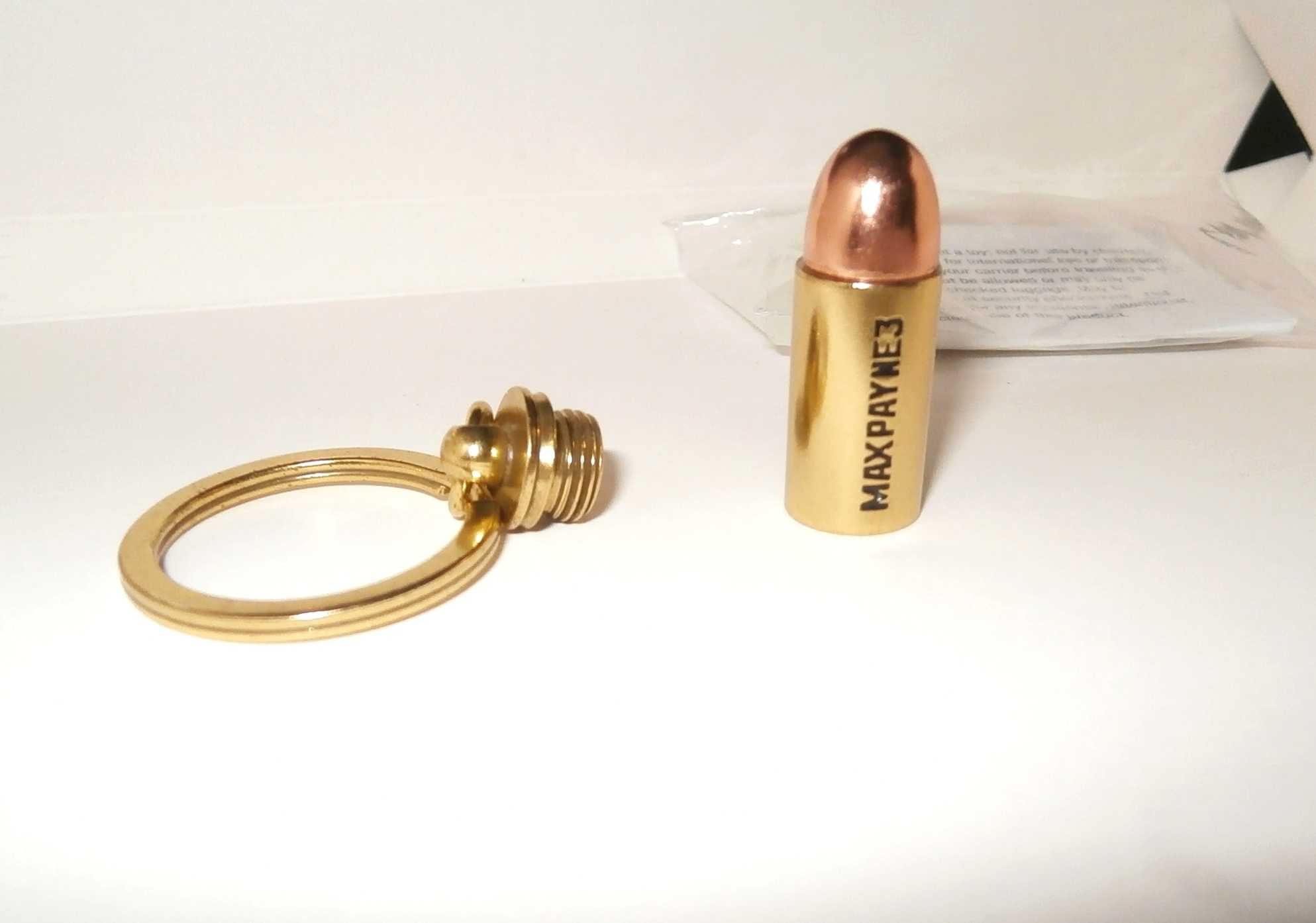 Breloc Max Payne 3 Bullet Keyring din editia de colectie