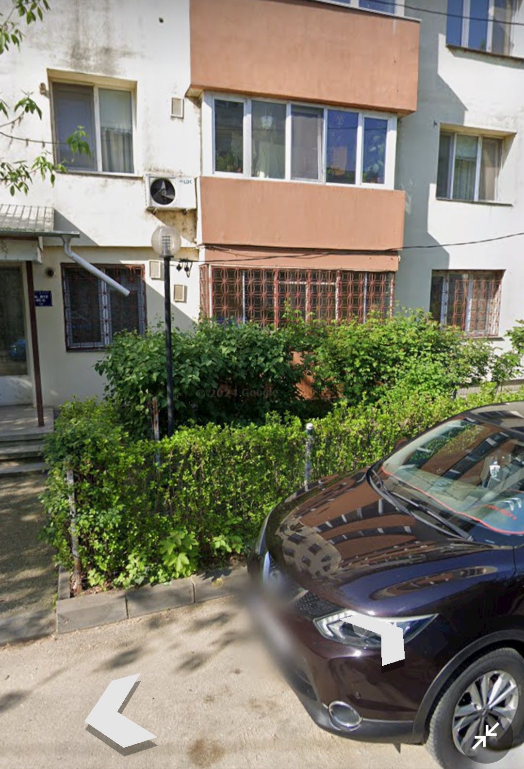 apartament 2 camere mobilat vis-a-vis de red hotel