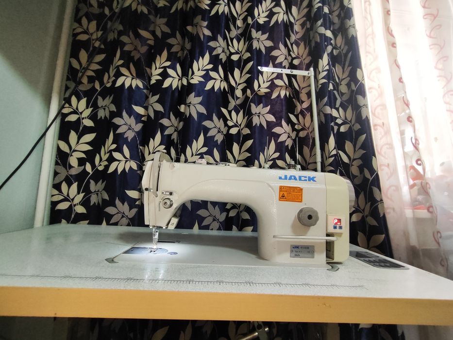 Промышленная машинка швейная