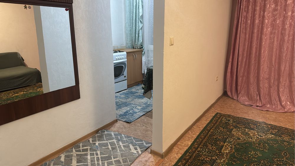 Сдам  полуторку раион Филормония. Дом 4 этажныи  1 этаж очень теплыи