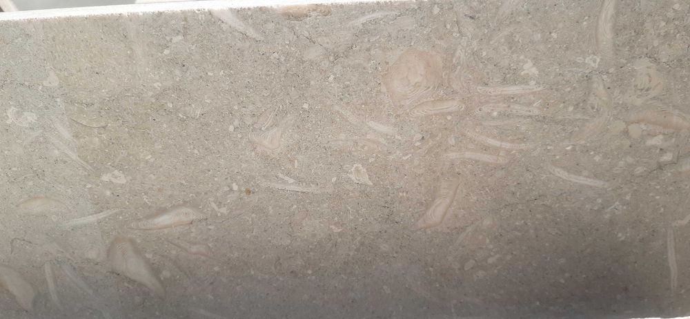 Мраморни плочи , гранитни первази, настилка и/или облицовка