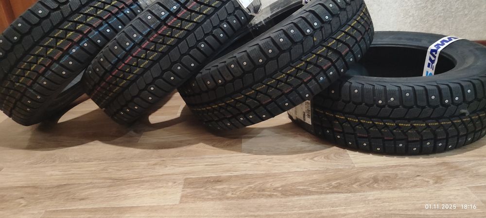 Продам новые шипованные шины