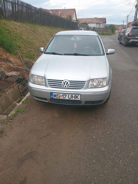 Vând bora 1.6benzina